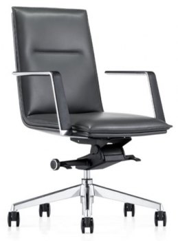 Caiser kontor- og konferansestol med lav rygg, armlener og svart skinn, skrått forfra